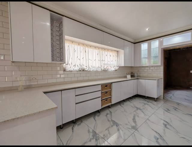 3 BEDROOM HOUSE FOR SALE IN THREE RIVERS EAST
